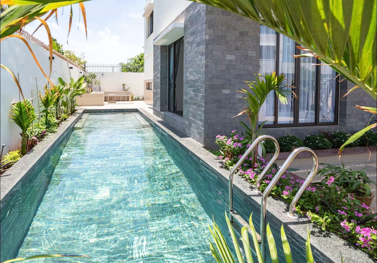 be-boi-duoc-op-boi-gach-su-porcelain-Turqueta-cao-cap