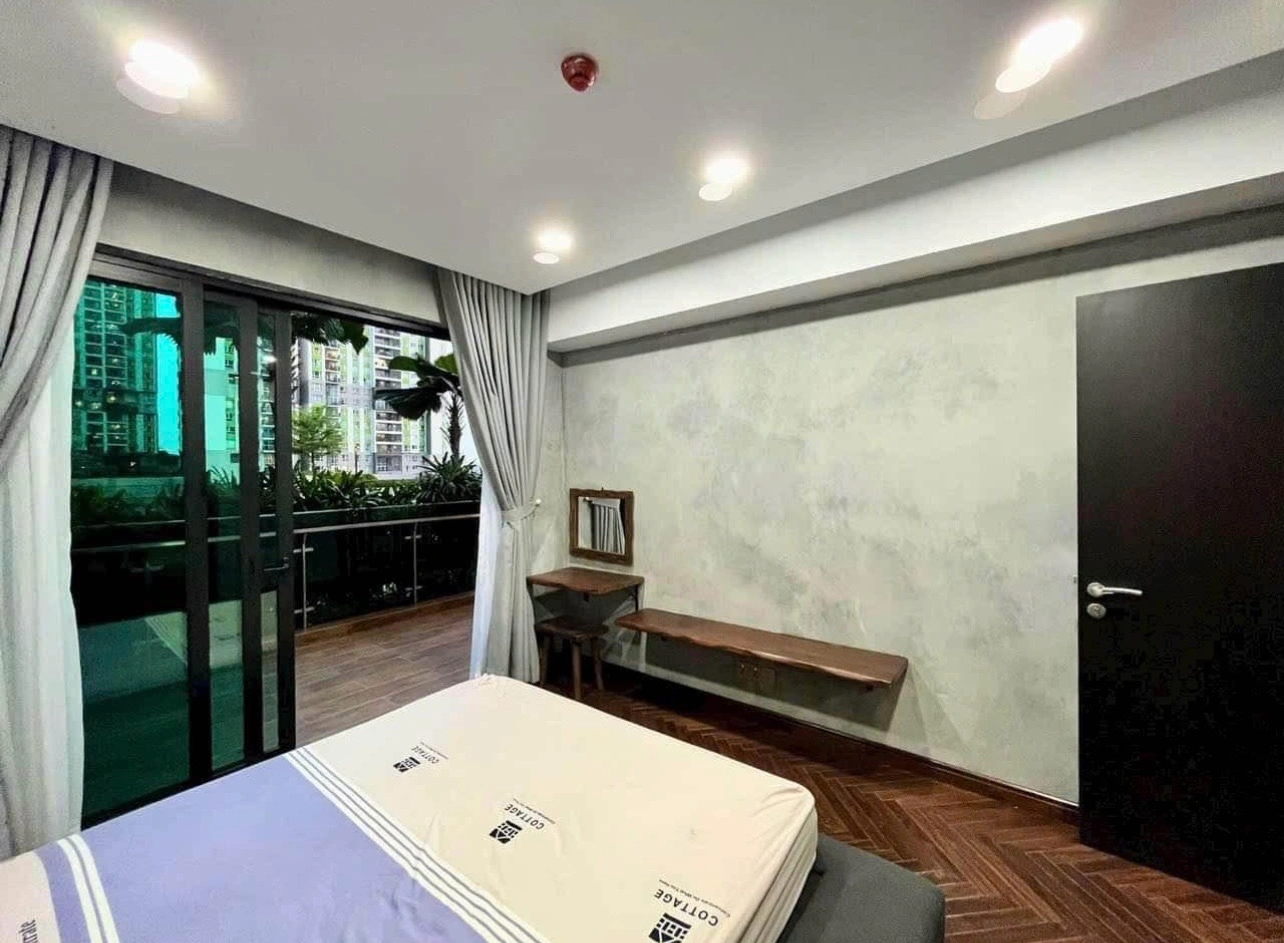 bo-tri-toi-gian-thanh-lich-ben-trong-phong-ngu