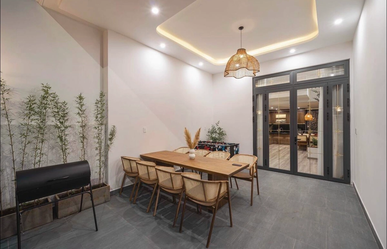 chiec-den-chum-may-chieu-sang-can-phong-bang-anh-sang-am-ap