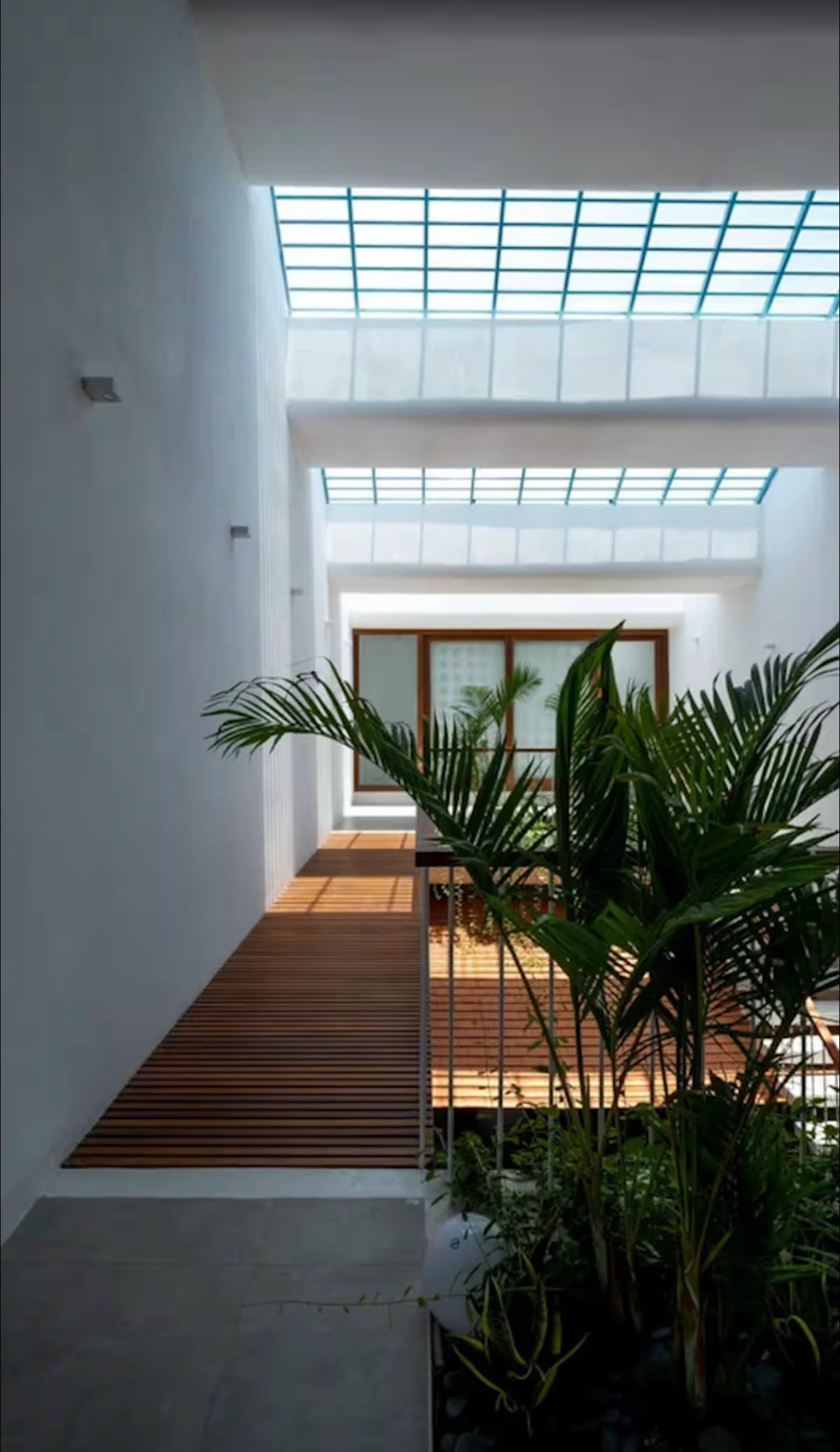 gieng-troi-giup-dieu-hoa-khong-khi-va-mang-den-nguon-sang-doi-dao