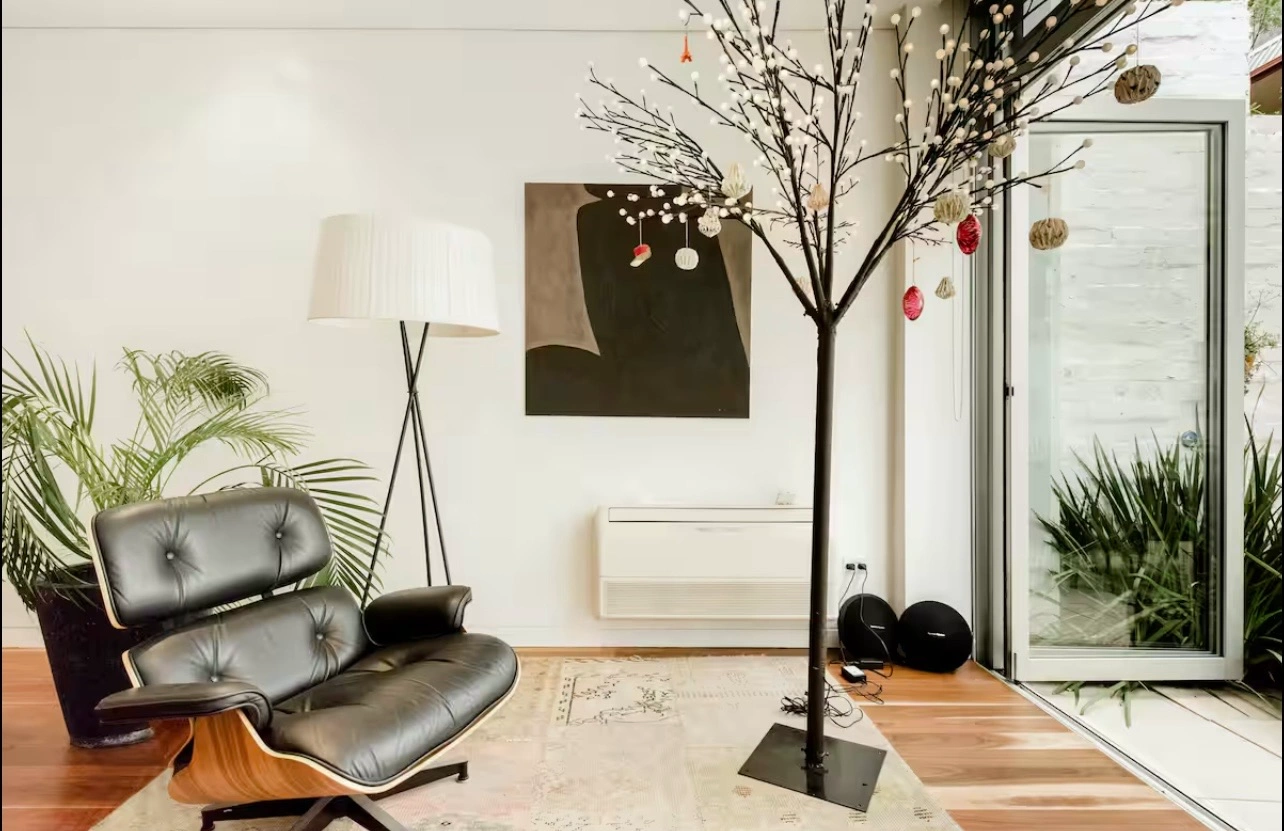 gio-mat-tu-cua-so-mang-den-su-thong-thoang