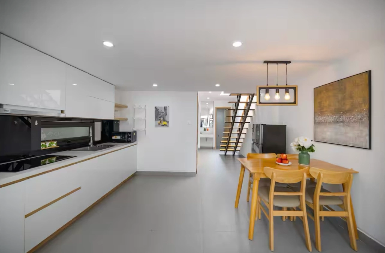 khong-gian-bep-va-phong-an-trong-thiet-ke-nha-pho-khong-gian-mo-duoc-noi-lien-voi-nhau