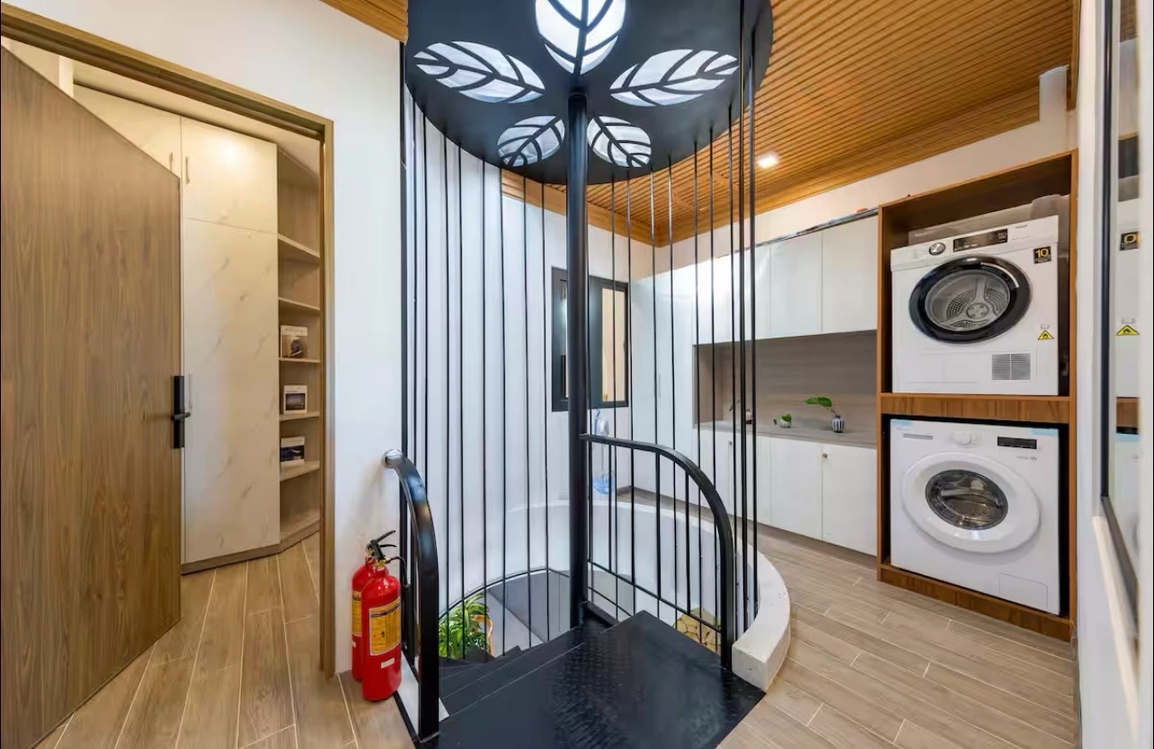 khu-giat-la-gon-gang-tu-ke-sat-tuong