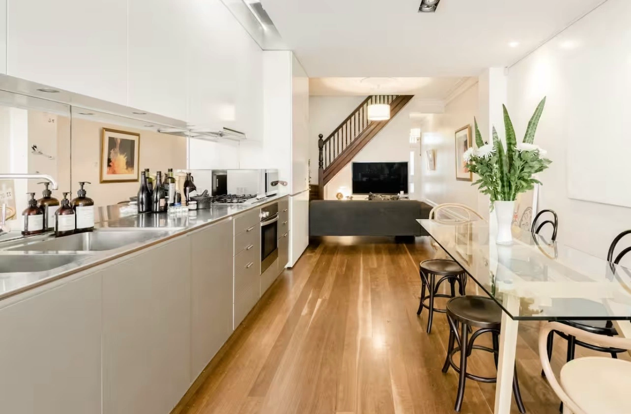 san-go-soi-mang-den-cam-giac-am-cung-cho-thiet-ke-nha-pho-co-san-vuon