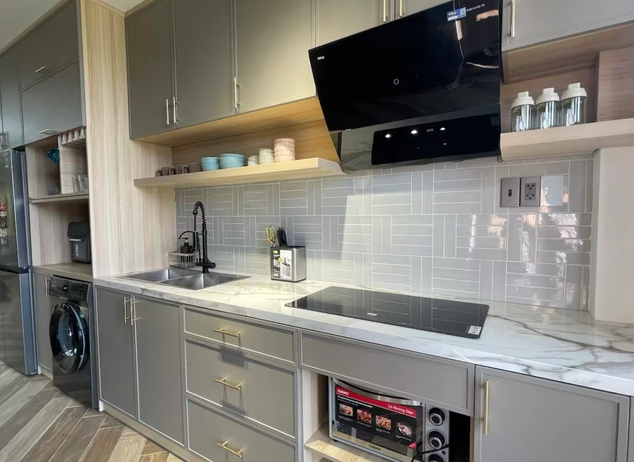 thiet-ke-hien-dai-tan-dung-toi-da-dien-tich-voi-cac-ngan-keo-va-tu